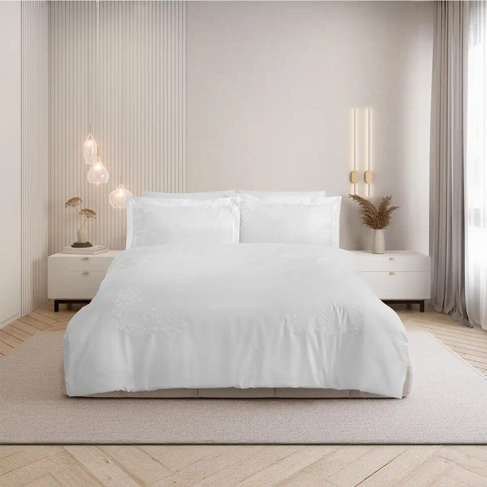 Milo 300 Tc Pamuk Saten Nakışlı ve Ajurlu Çift Kişilik Nevresim Seti Beyaz - 1