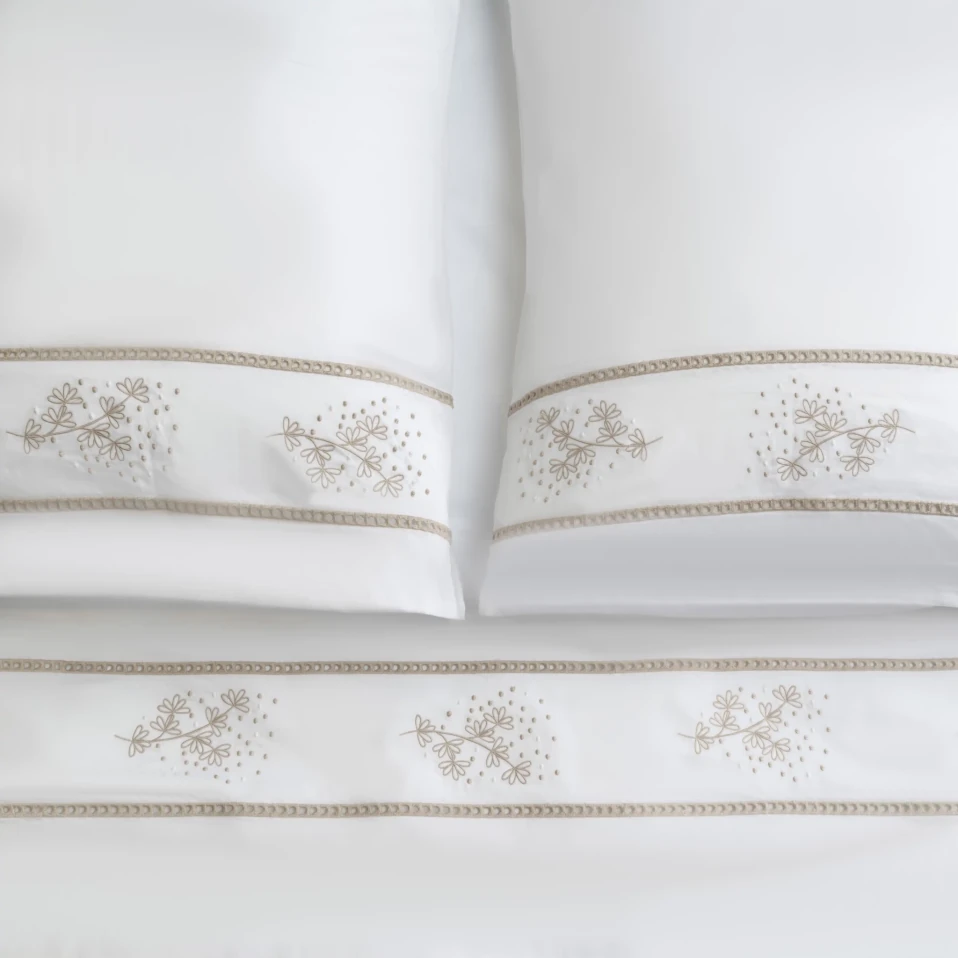 Grace 300 Tc Pamuk Perkal Nakışlı ve Ajurlu King Size Nevresim Seti Vizon - 4