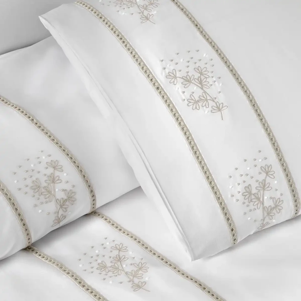 Grace 300 Tc Pamuk Perkal Nakışlı ve Ajurlu King Size Nevresim Seti Vizon - 2