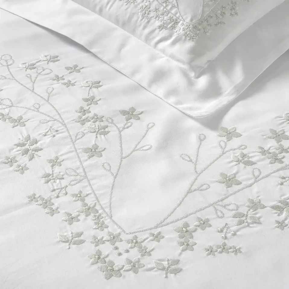 Milo 300 Tc Pamuk Saten Nakışlı ve Ajurlu King Size Nevresim Seti Beyaz Gri - 2