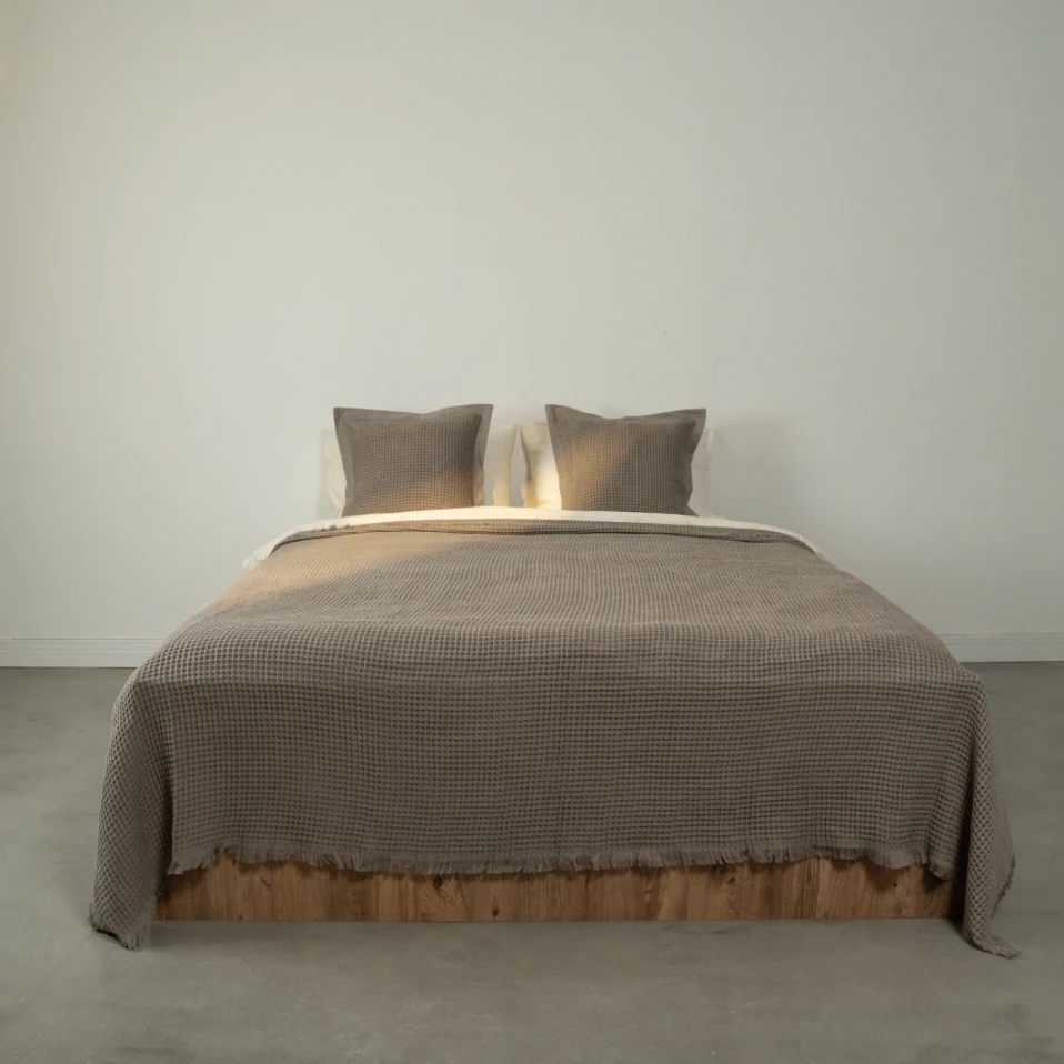 Terra Petek Dokulu Çift Kişilik Yatak Örtüsü Vizon 220x240 cm - Qua Home